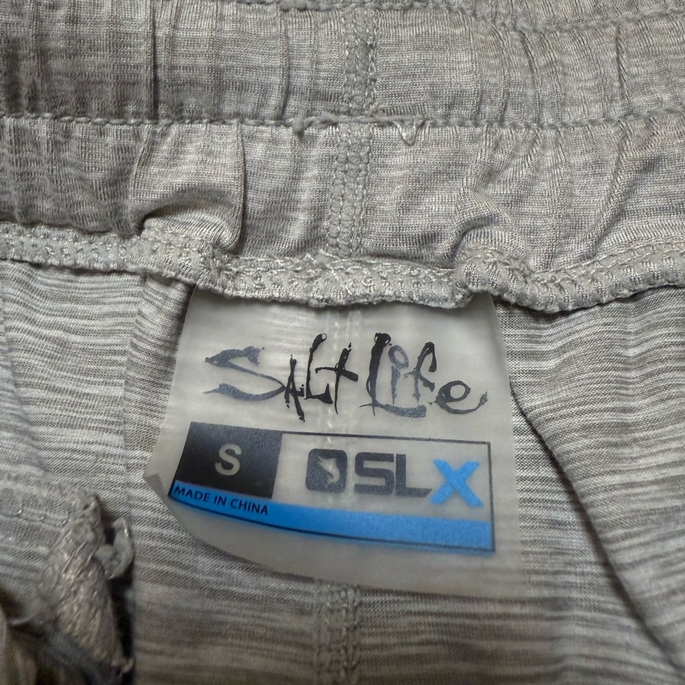 Salt Life women’s grey shorts, small. Excellent condition! - Picture 4 of 8